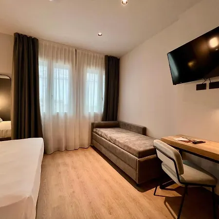 Готель Leonessa 3*