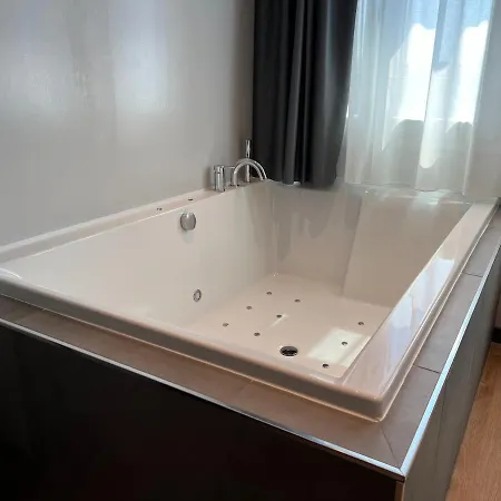 Leonessa Hotel 3*